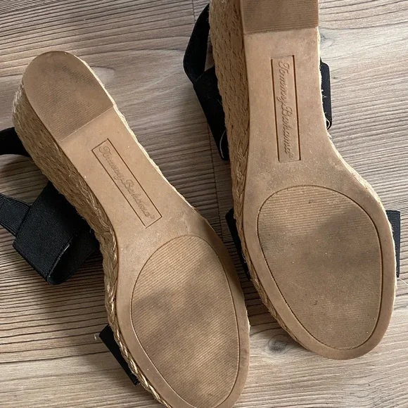 Tommy Bahama Black and Tan Wedge Sandals - Picture 3 of 4
